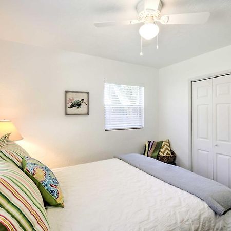 New Smyrna Beach Abode With Fire Pit, Walk To Beach! Eksteriør billede