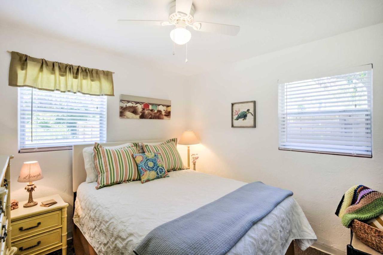New Smyrna Beach Abode With Fire Pit, Walk To Beach! Eksteriør billede