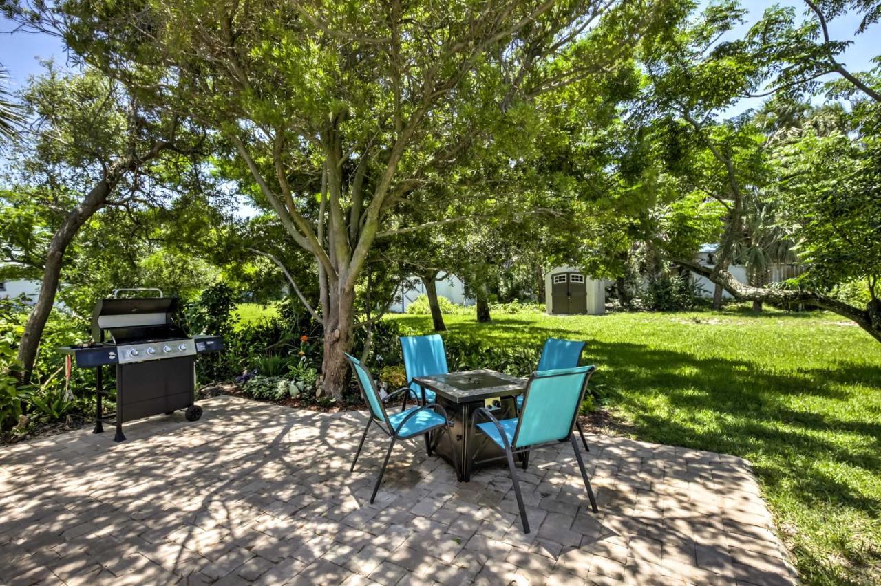 New Smyrna Beach Abode With Fire Pit, Walk To Beach! Villa Eksteriør billede